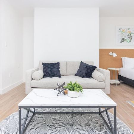Large Stylish Studio Apartment In El Portal #3 Miami Extérieur photo