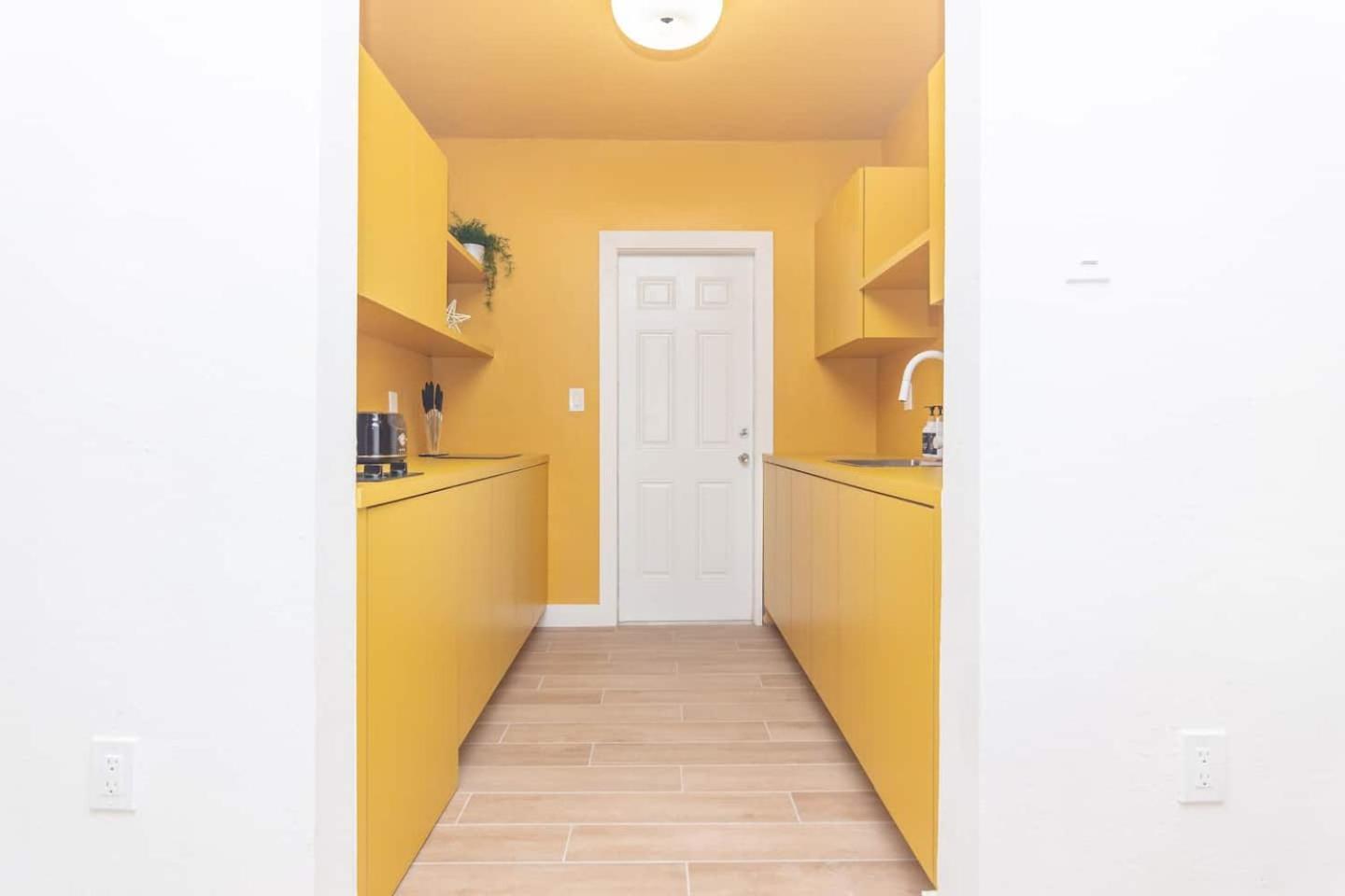 Large Stylish Studio Apartment In El Portal #3 Miami Extérieur photo