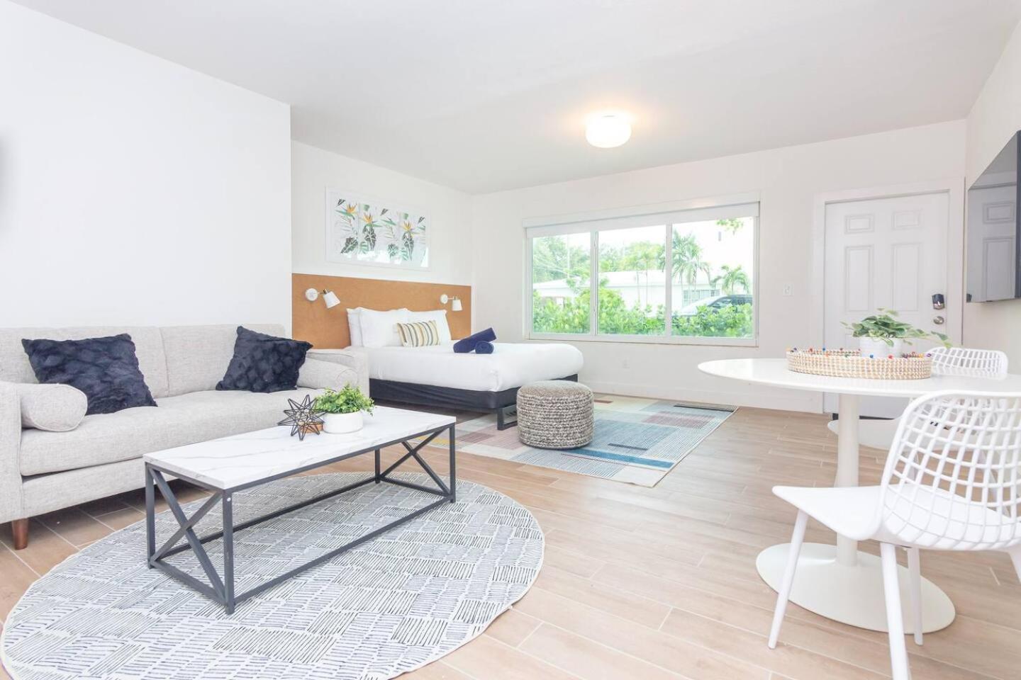Large Stylish Studio Apartment In El Portal #3 Miami Extérieur photo