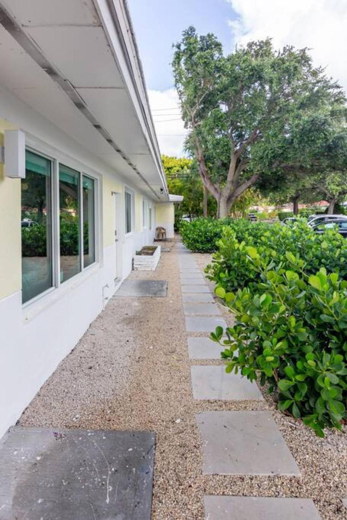 Large Stylish Studio Apartment In El Portal #3 Miami Extérieur photo